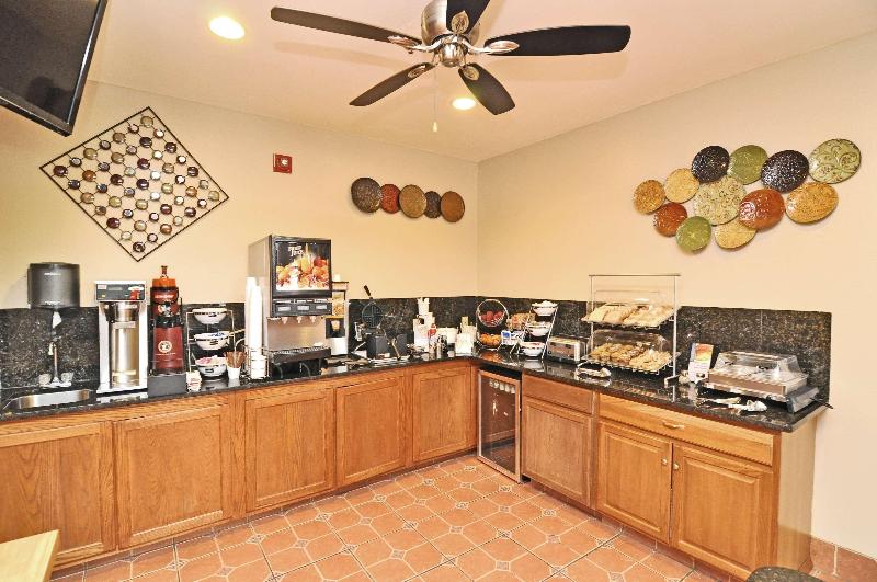 Surestay Plus Hotel By Best Western Topeka