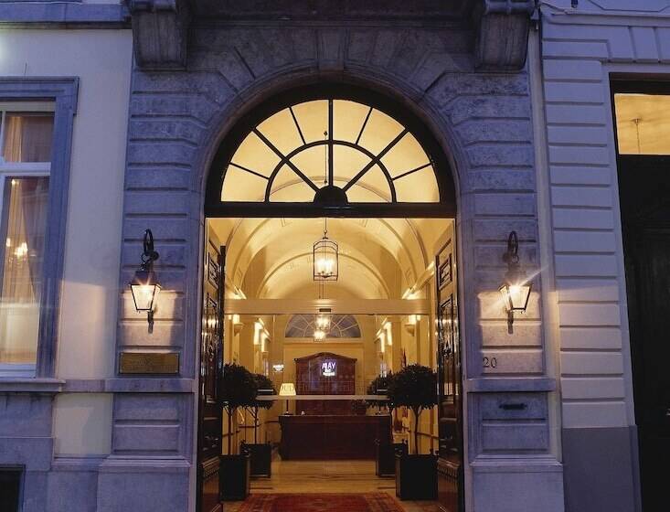 Dukes  Arches Brugge   By Dukes  Hotel Collection