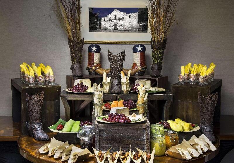 Отель The Whitehall Houston