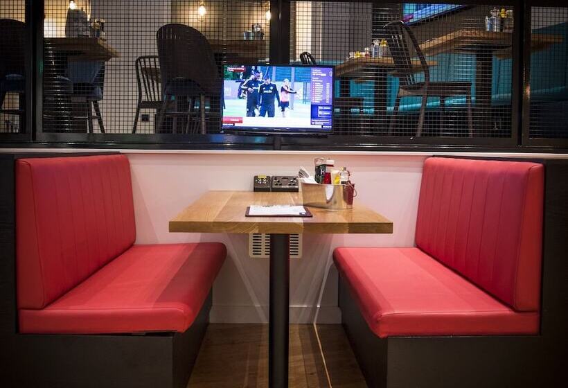 בית מלון כפרי Thistle Barbican Shoreditch