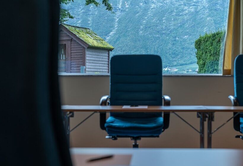 בית מלון כפרי Ullensvang