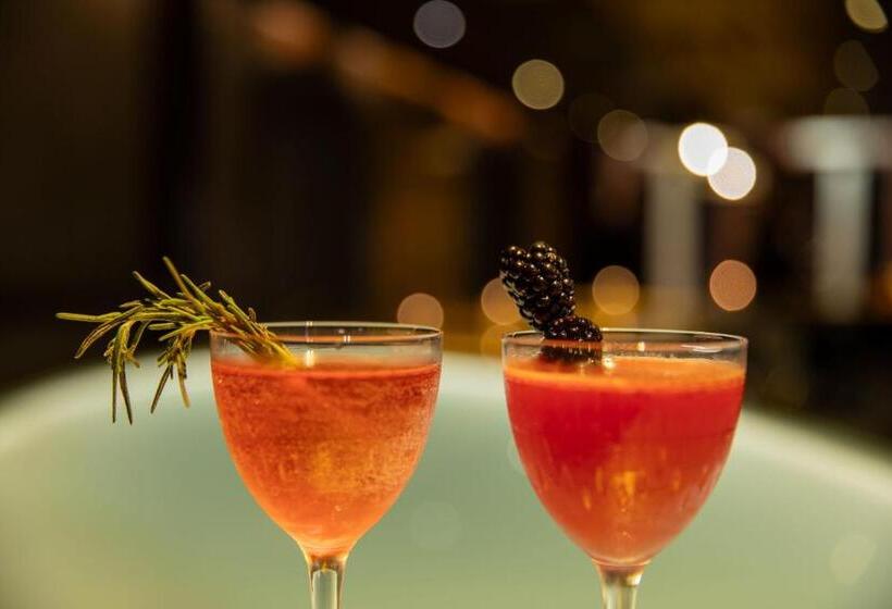 هتل De La Poste – French Quarter, A Renaissance