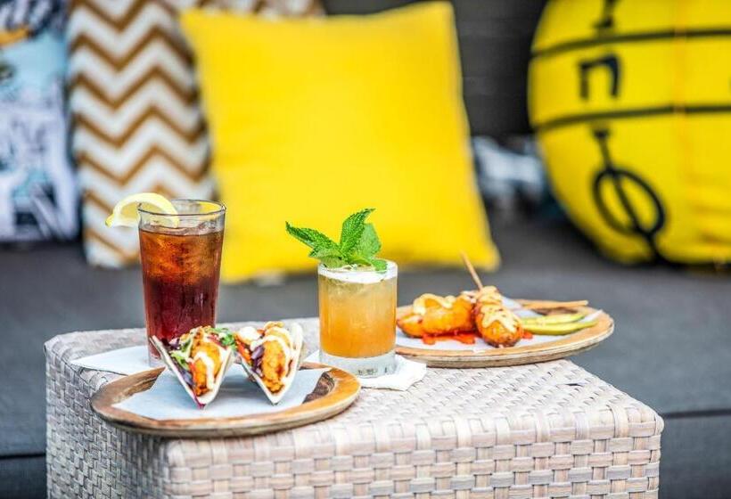 هتل De La Poste – French Quarter, A Renaissance