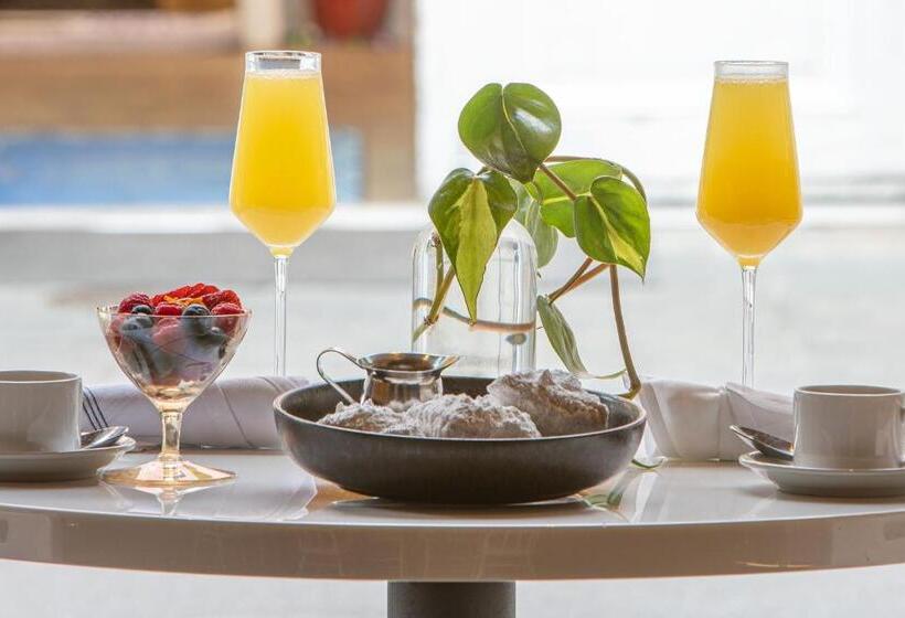 هتل De La Poste – French Quarter, A Renaissance