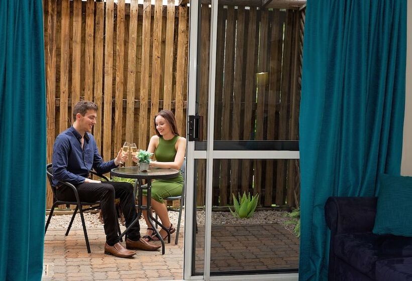 هتل White Lace Motor Inn