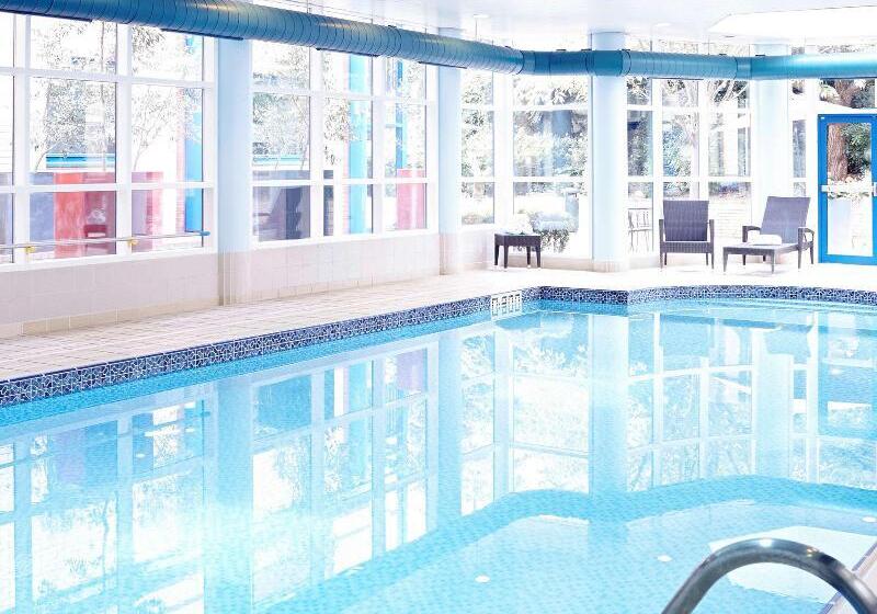 Novotel London Heathrow Airport M4 Jct. 4