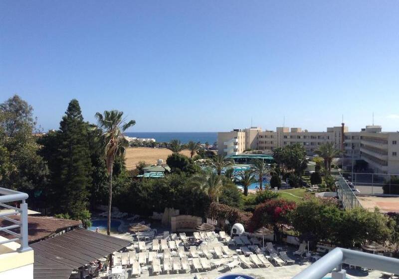 Paphos Gardens Holiday Resort