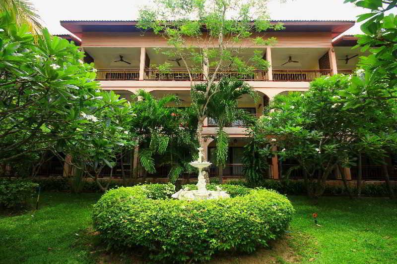 Pinnacle Samui Resort Sha Plus