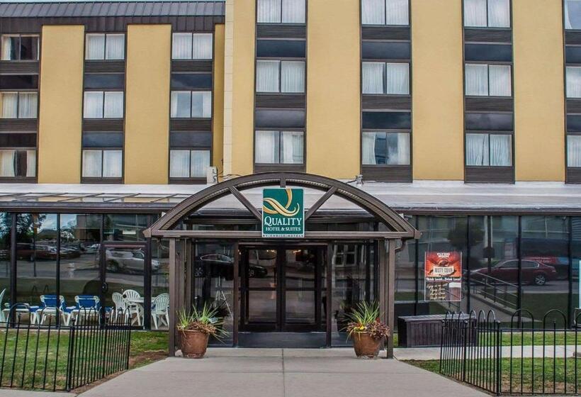 Quality Hotel & Suites At The Falls
