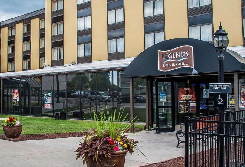 Quality Hotel & Suites At The Falls