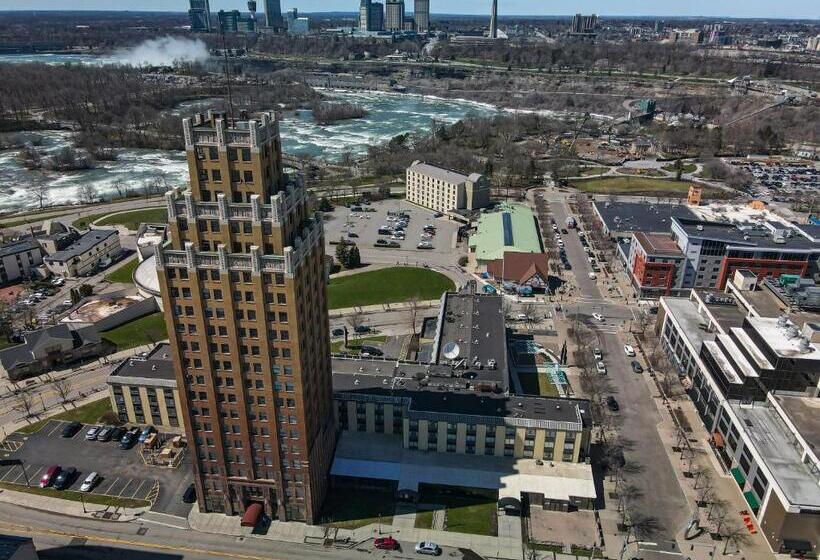 Quality Hotel & Suites At The Falls