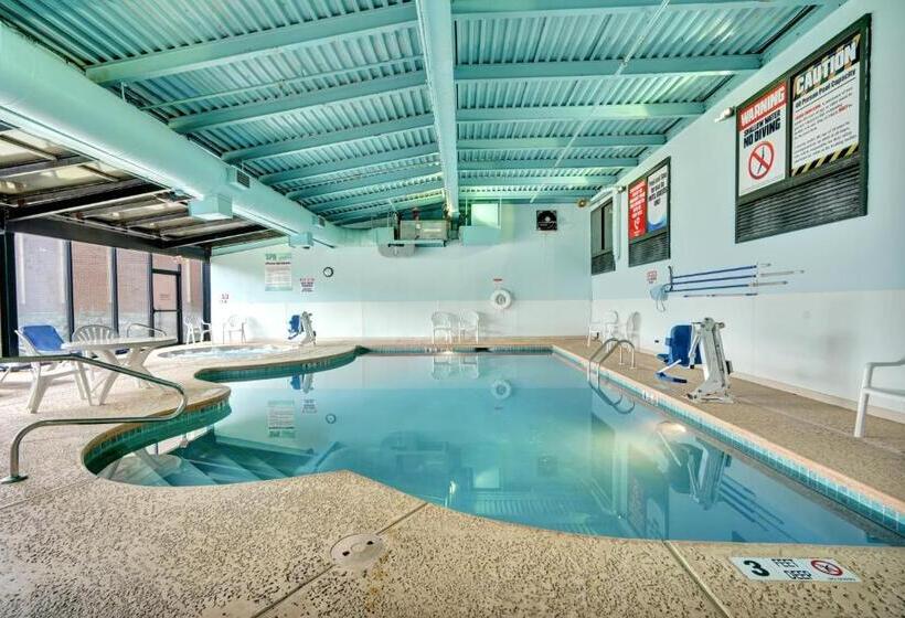 Quality Hotel & Suites At The Falls