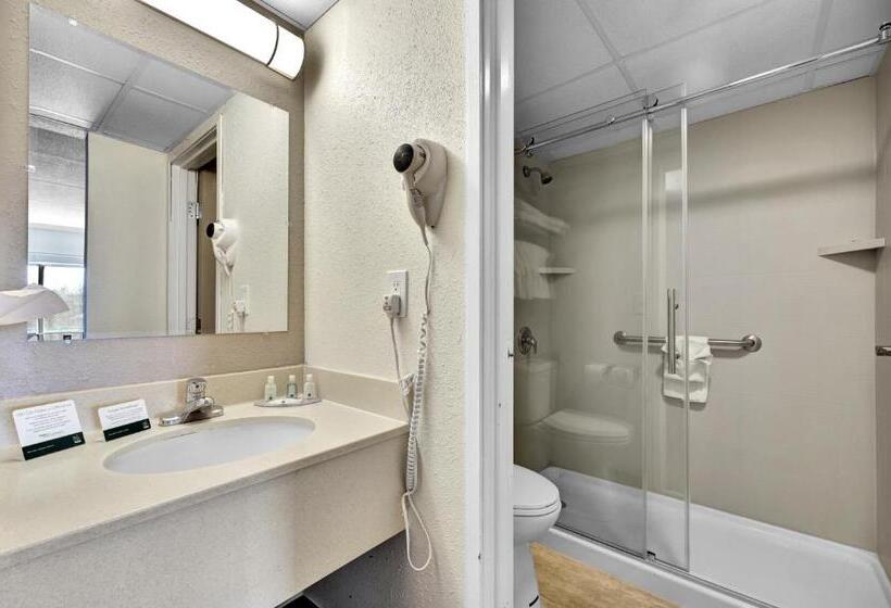 Quality Hotel & Suites At The Falls