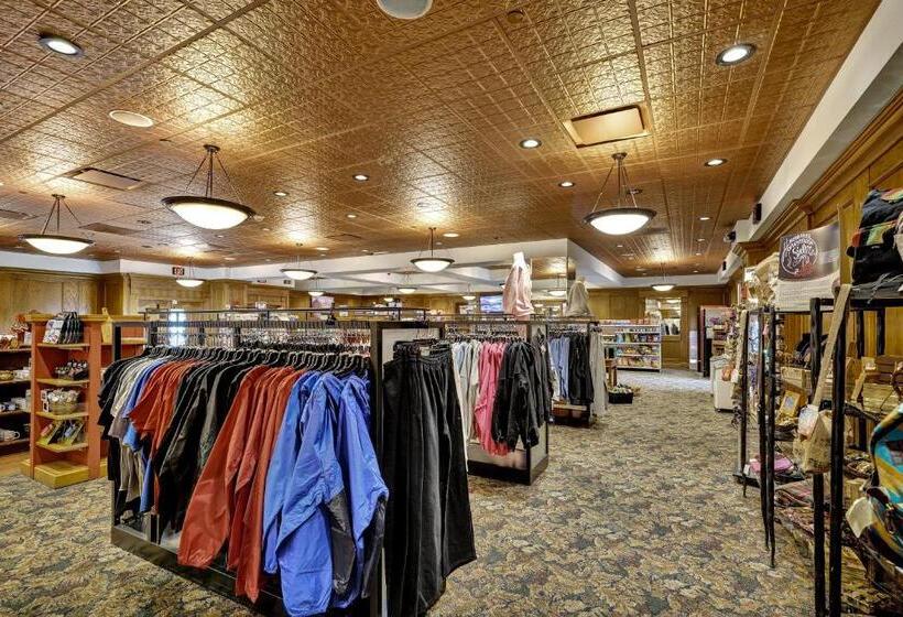 Quality Hotel & Suites At The Falls