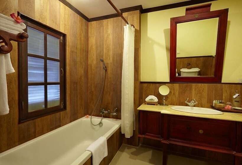 استراحتگاه Villa Santi