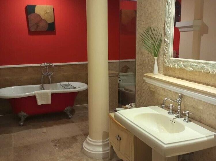 منتجع Villa Santi