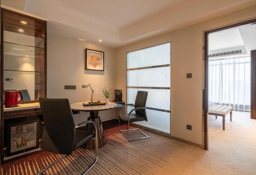 Suning Universal Hotel All Suites