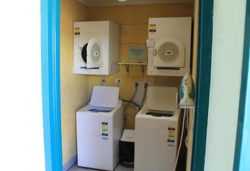 Glenmore Palms Motel