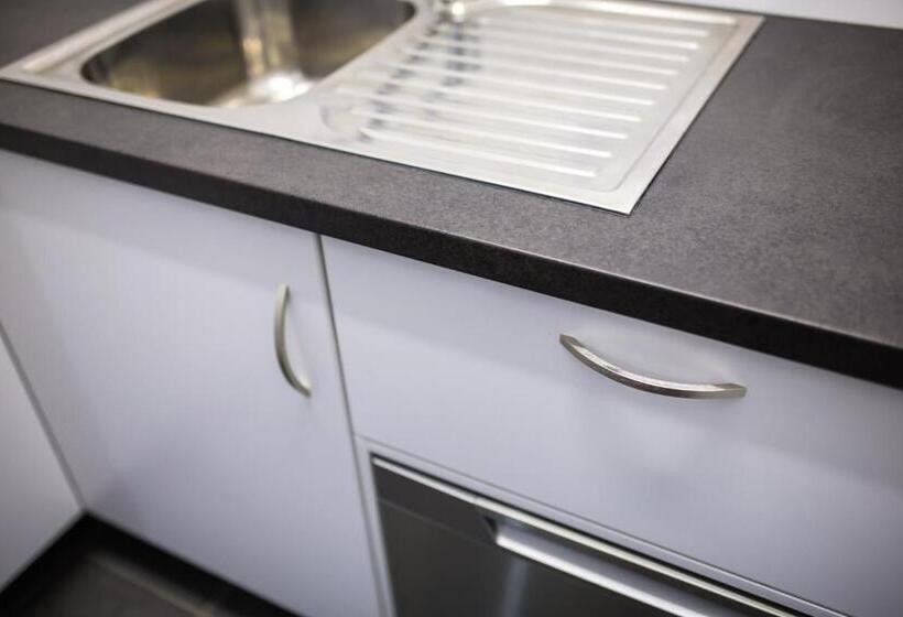 Glenmore Palms Motel