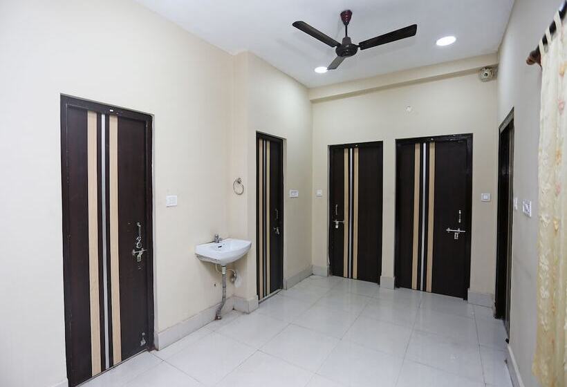 فندق Aakash Bika Guest House By Oyo Rooms