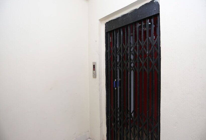 فندق Aakash Bika Guest House By Oyo Rooms