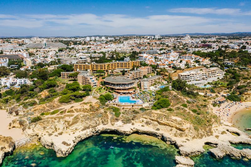 Auramar Beach Resort