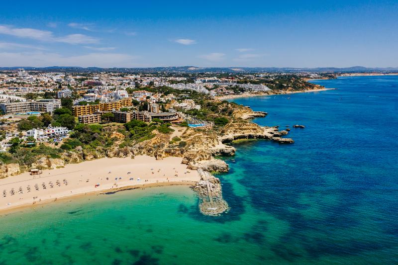 Auramar Beach Resort