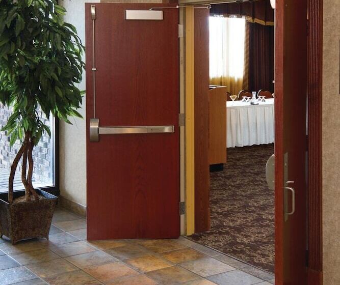 Bismarck Hotel And Conference Center