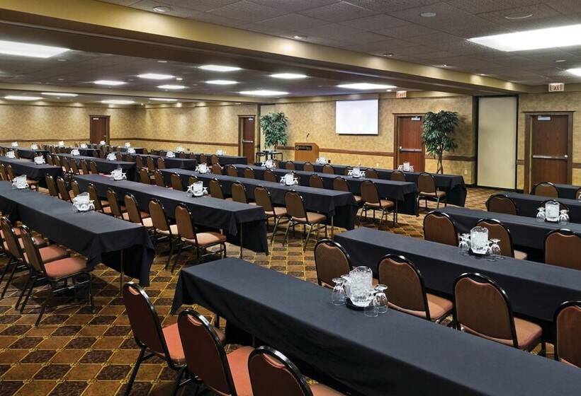 Bismarck Hotel And Conference Center