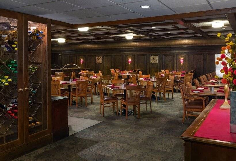 Bismarck Hotel And Conference Center