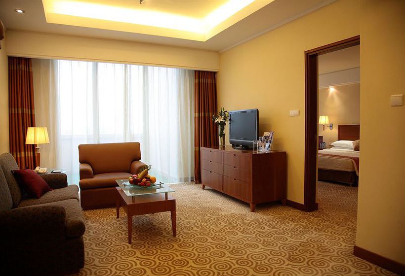 هتل Equatorial Qingdao