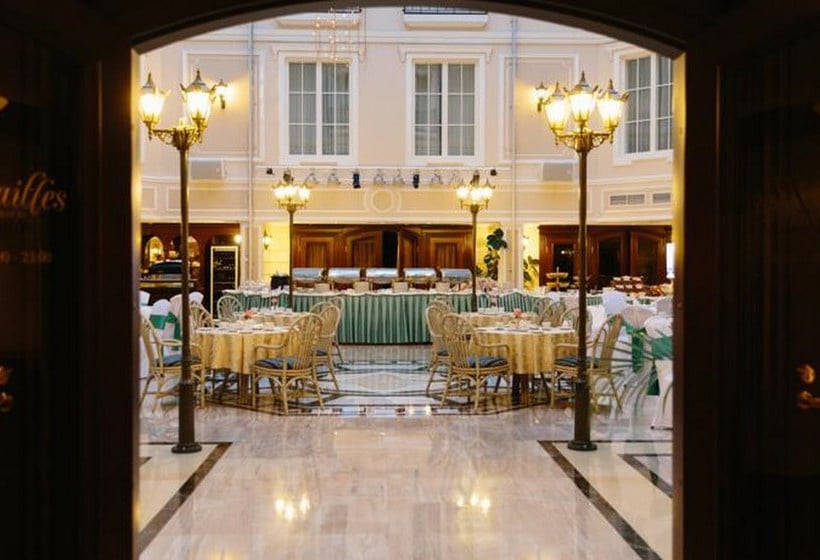 Grand Hotel Emerald
