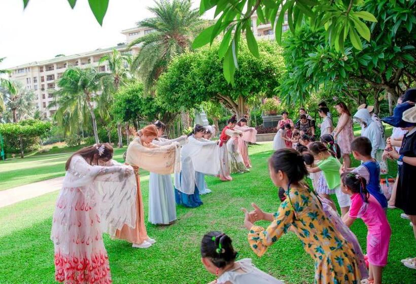 Horizon Resort & Spa Yalong Bay