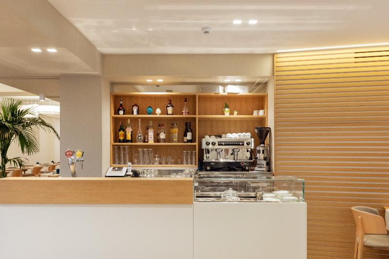 Отель Albatros Beach