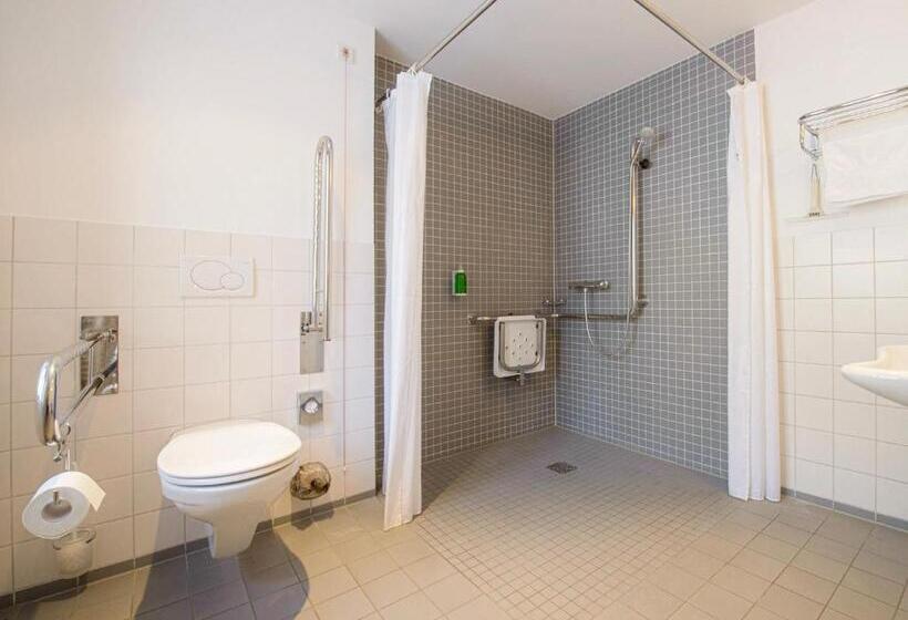 호텔 Am Tiefwarensee