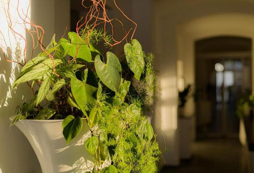 호텔 Am Tiefwarensee