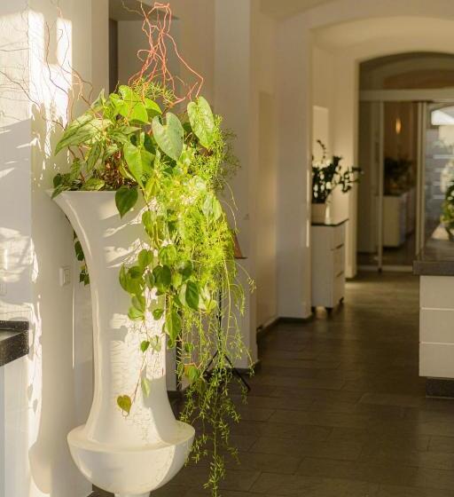 호텔 Am Tiefwarensee