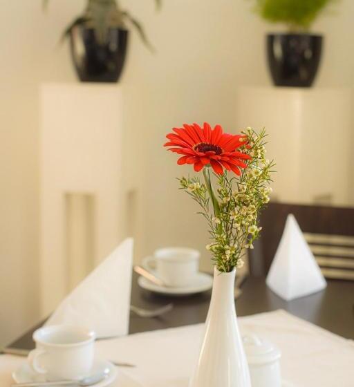 호텔 Am Tiefwarensee