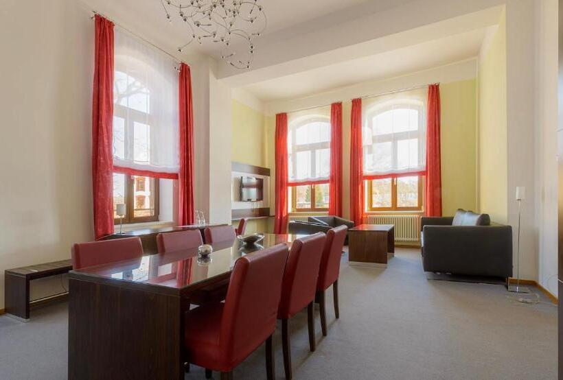 酒店 Am Tiefwarensee