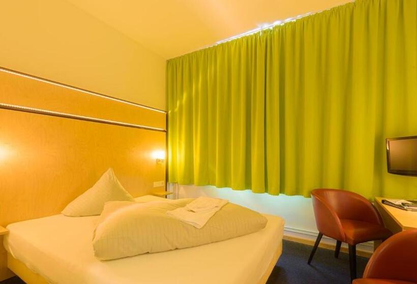 فندق Am Tiefwarensee