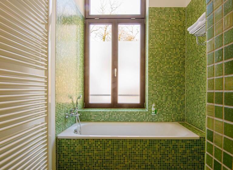 호텔 Am Tiefwarensee