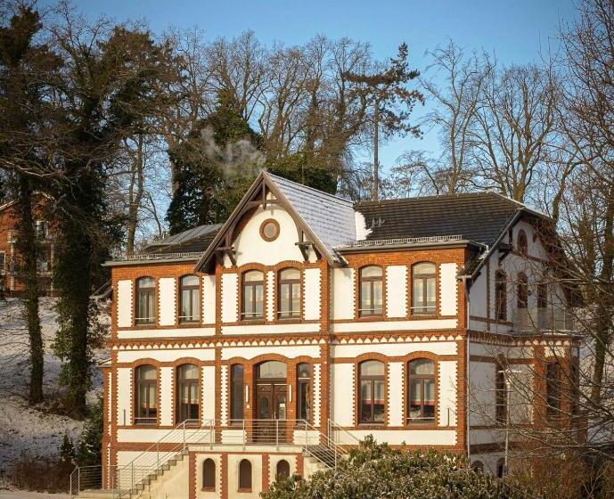 호텔 Am Tiefwarensee