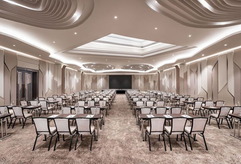 فندق Amora Beach Resort Phuket