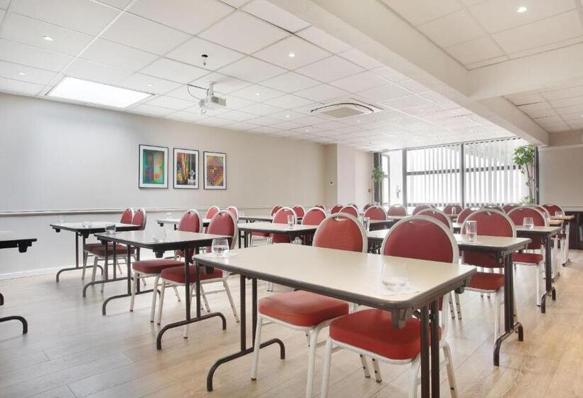 Отель Odalys City Aix En Provence Les Floridianes