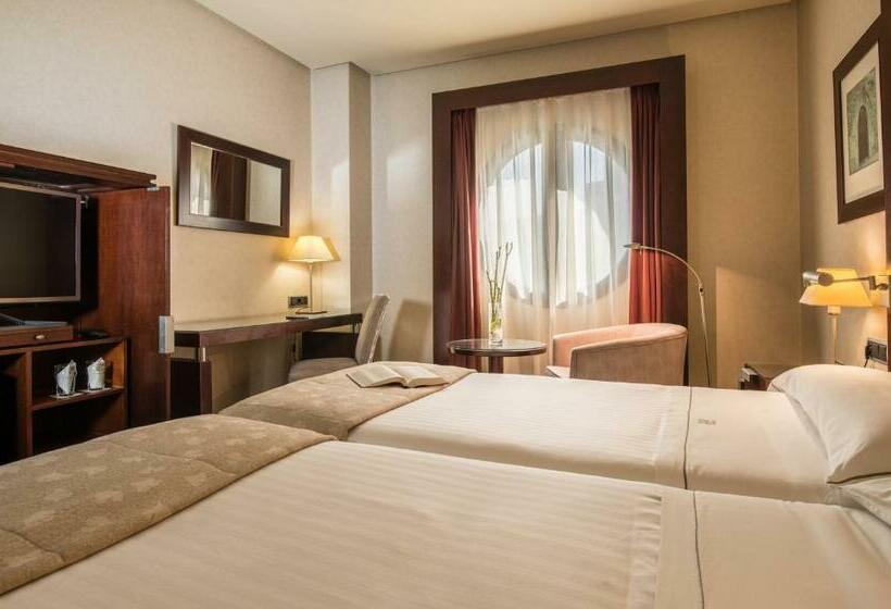 هتل Badajoz Center