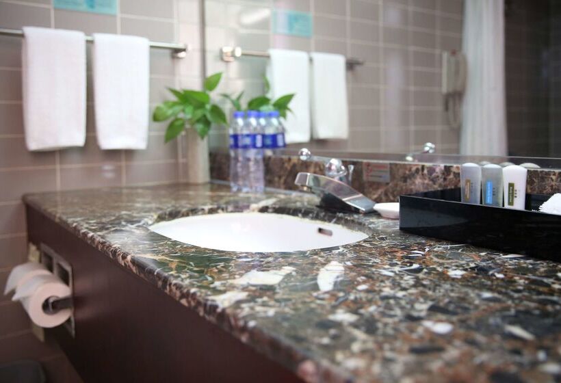 Felicity Hotel Shenzhen, Luohu Railway Station