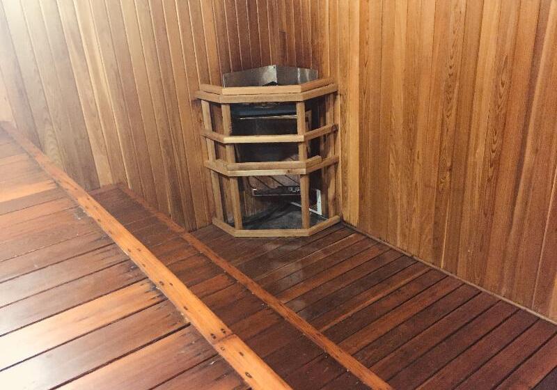 ホテル Brewster Mountain Lodge