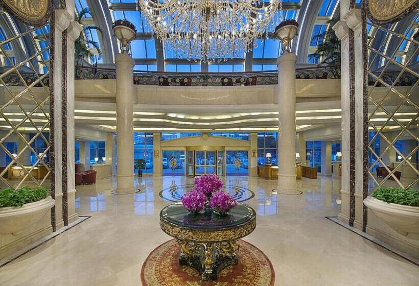 호텔 Celebrity International Grand