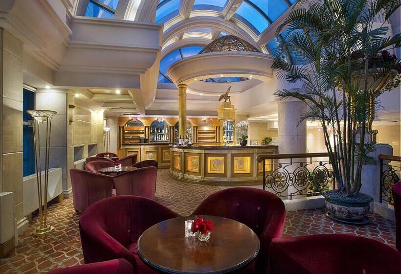 호텔 Celebrity International Grand