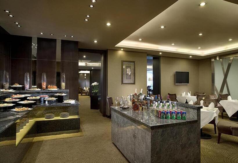 호텔 Celebrity International Grand